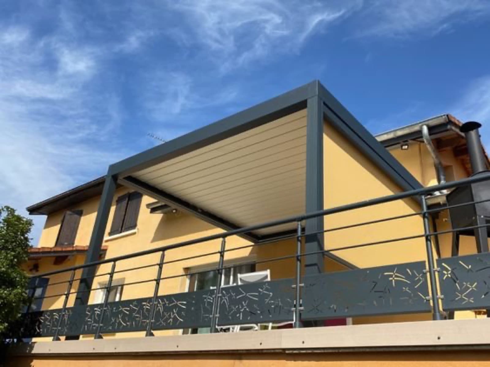 Pergola + store