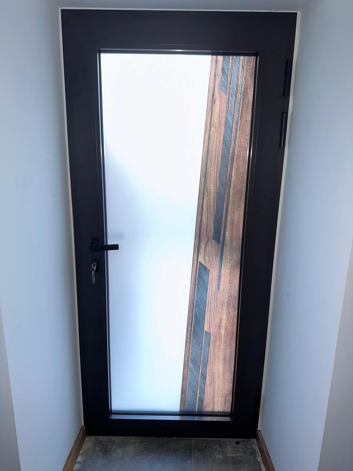 Porte d’entrée alu à Gramat