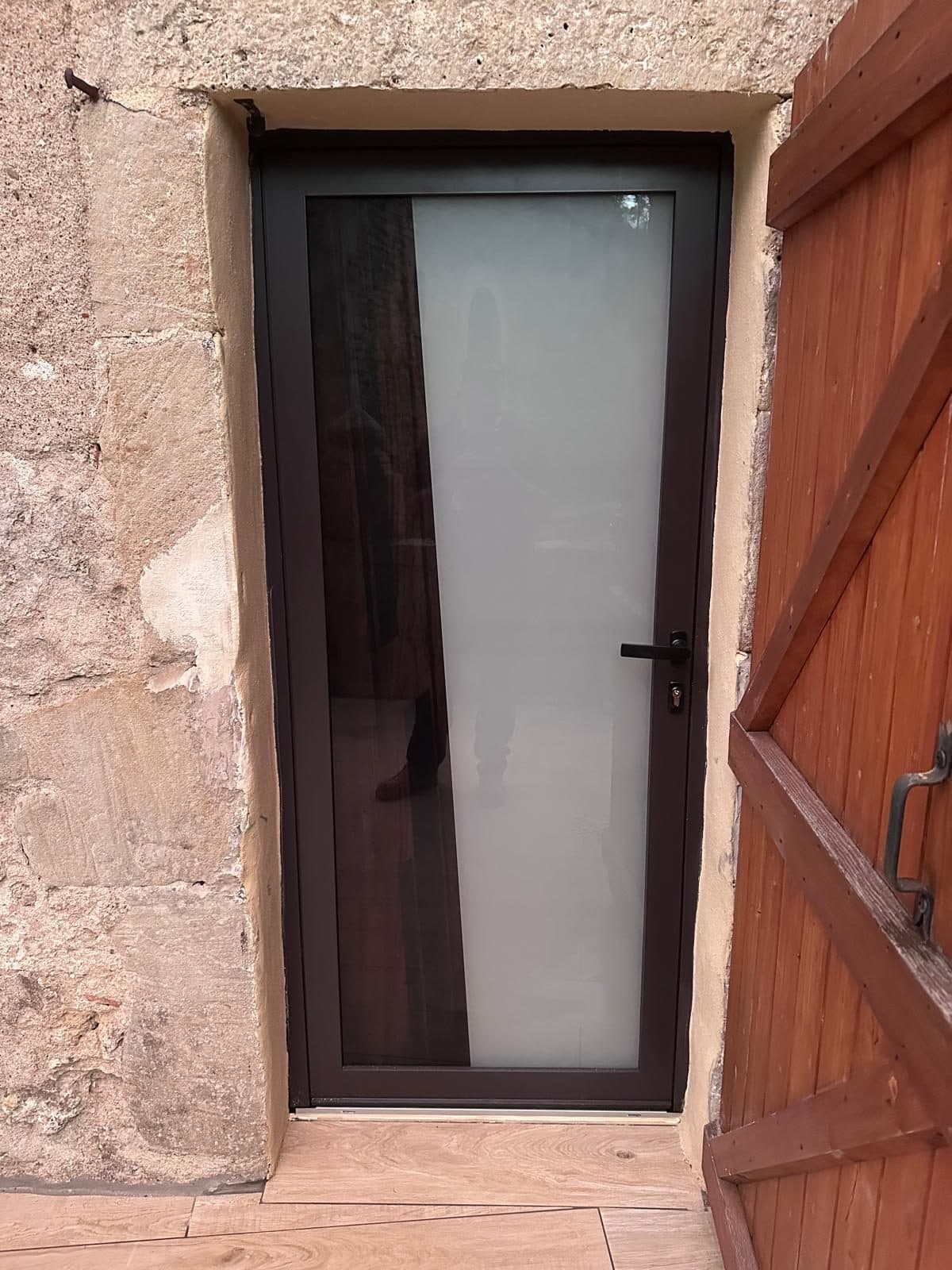 Porte d’entrée sécurisée à Figeac