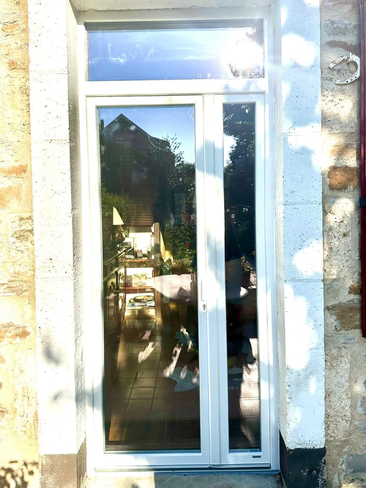 Porte d’entrée PVC à Gramat